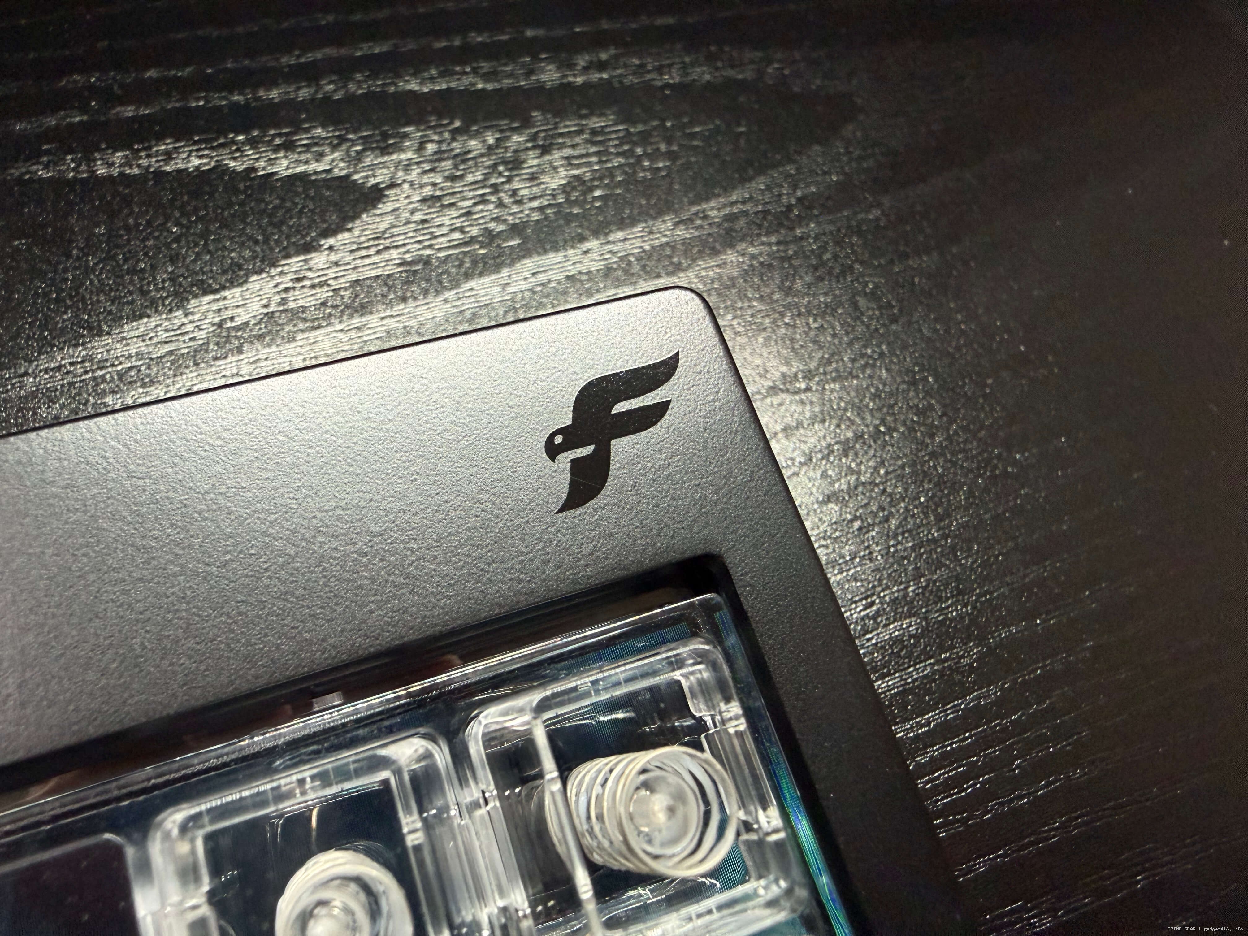 finalmouse Centerpiece Proのキー下ディスプレイ