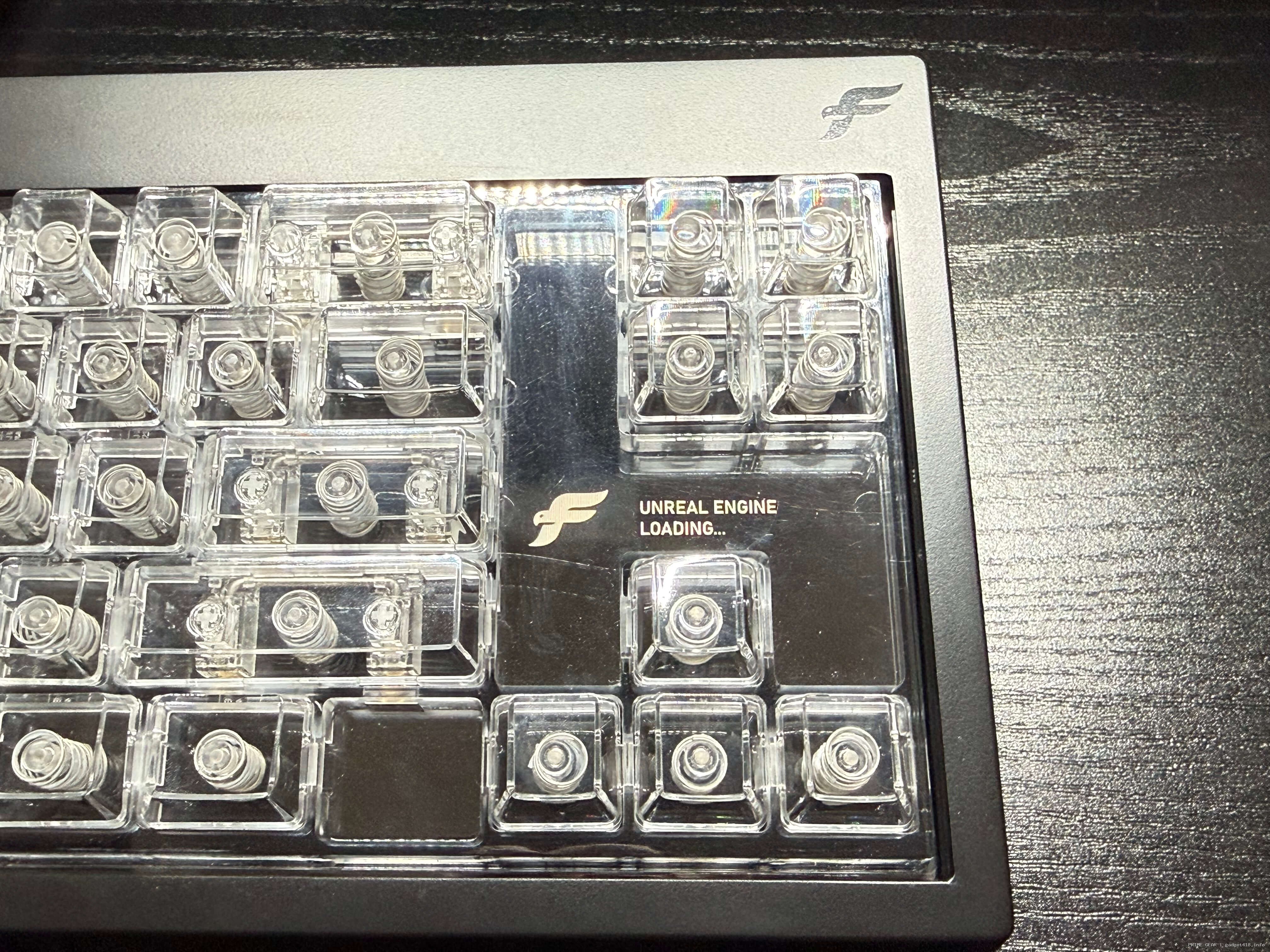 finalmouse Centerpiece Proのキー下ディスプレイ
