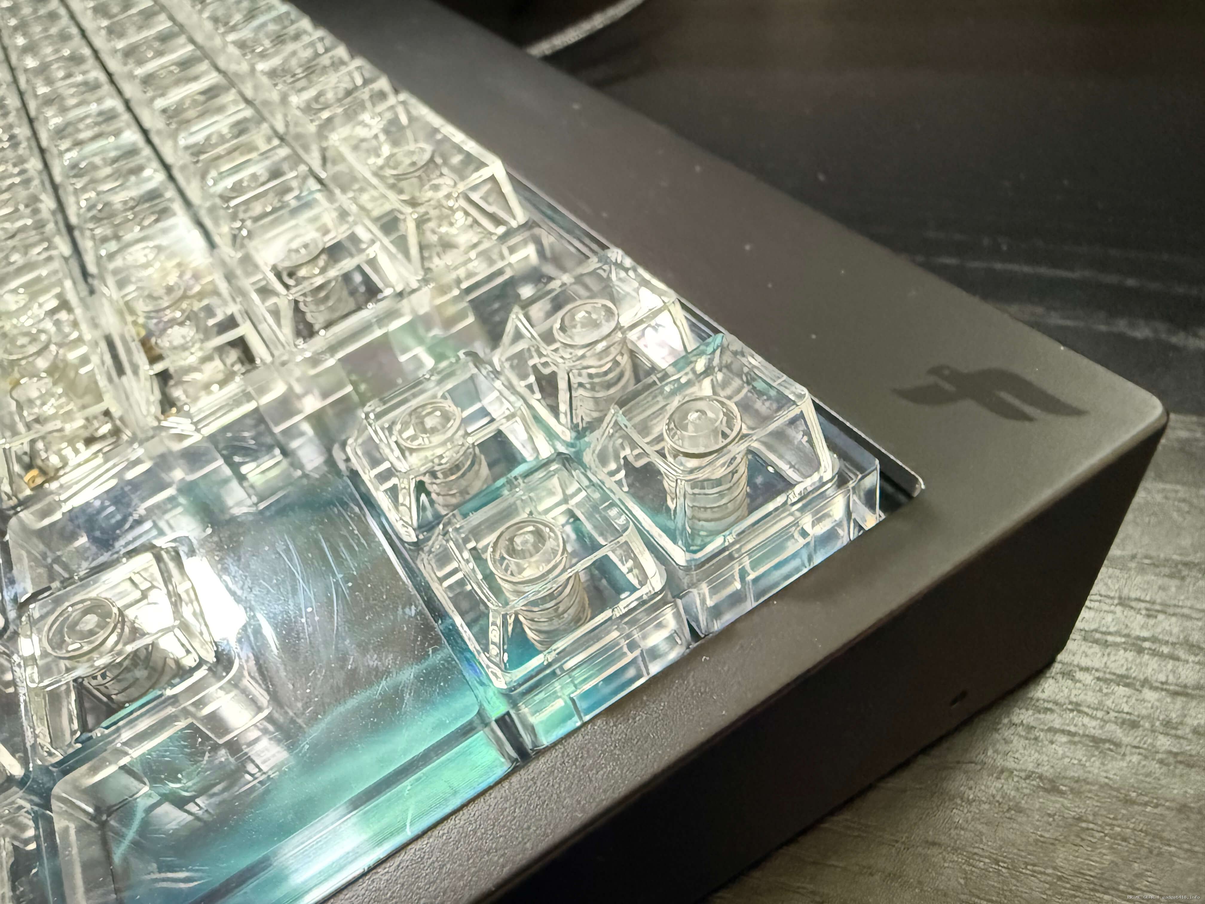 finalmouse Centerpiece Proのキー下ディスプレイ