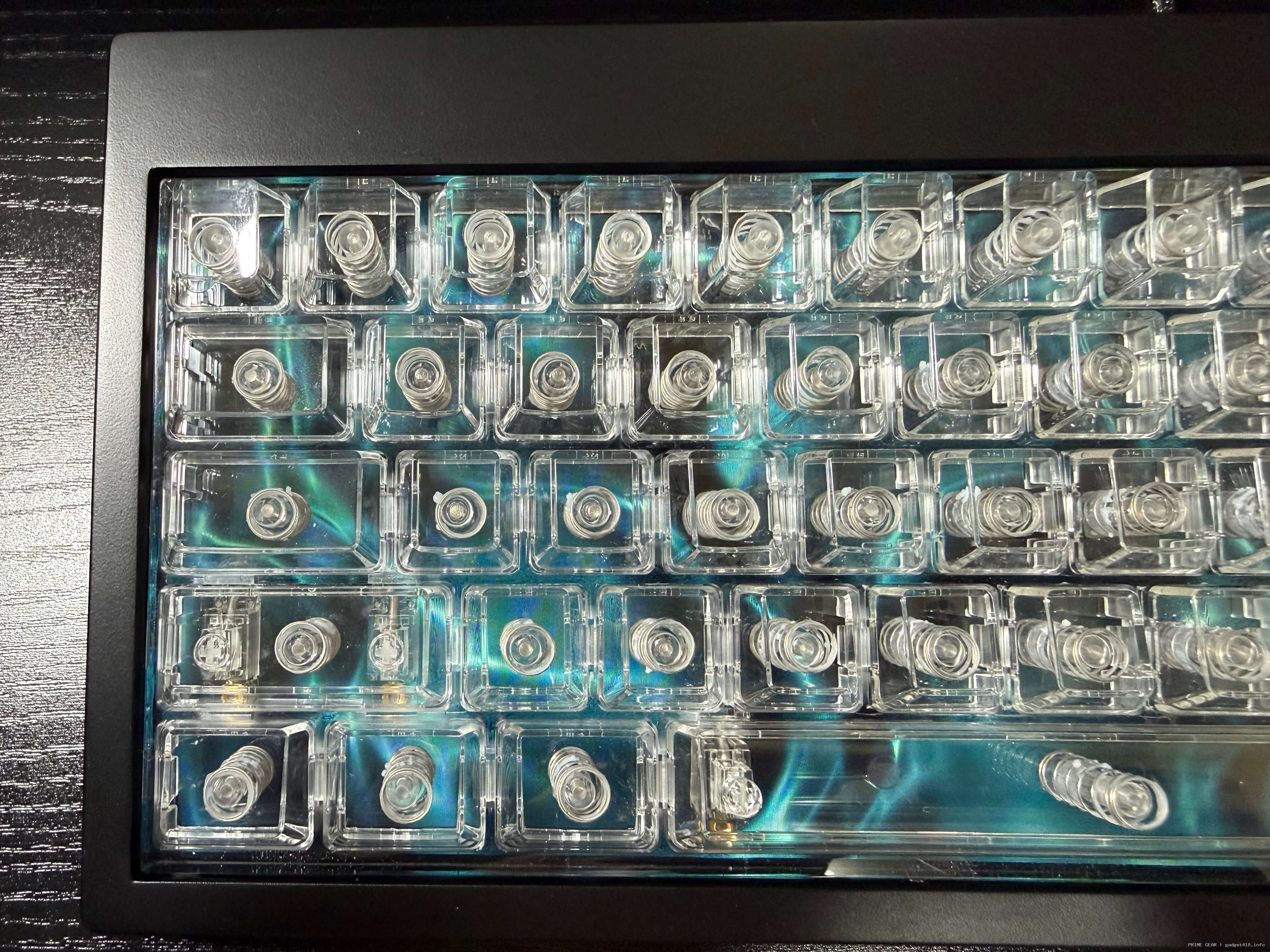 finalmouse Centerpiece Proのキー下ディスプレイ