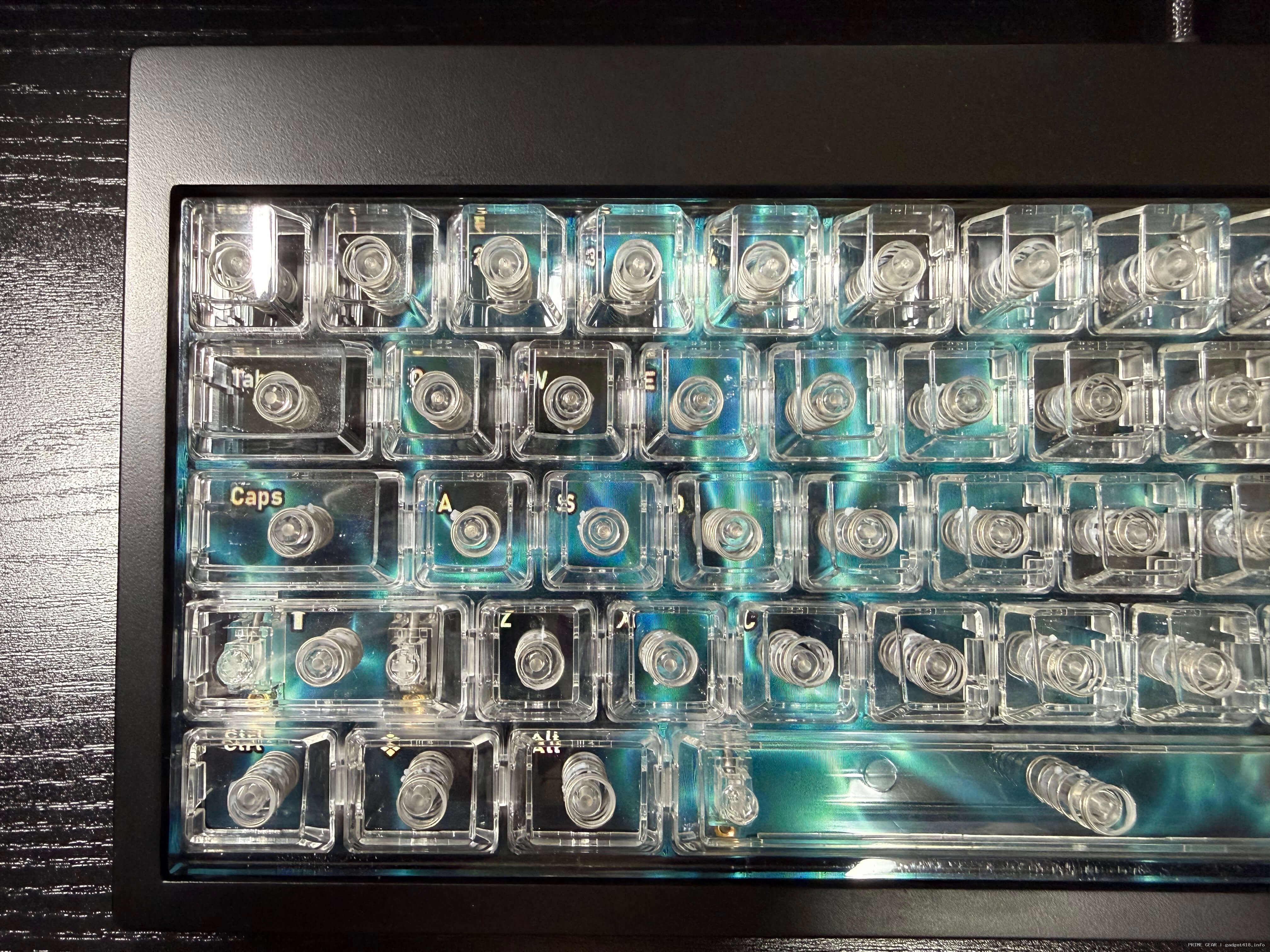 finalmouse Centerpiece Proのキー下ディスプレイ